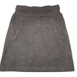 "LOFT" Gray Ribbed A-Line Sweater Mini Skirt. New condition No tags. Very dark..